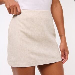 The A&F Scarlett Curve Love Linen-Blend Mini Skort